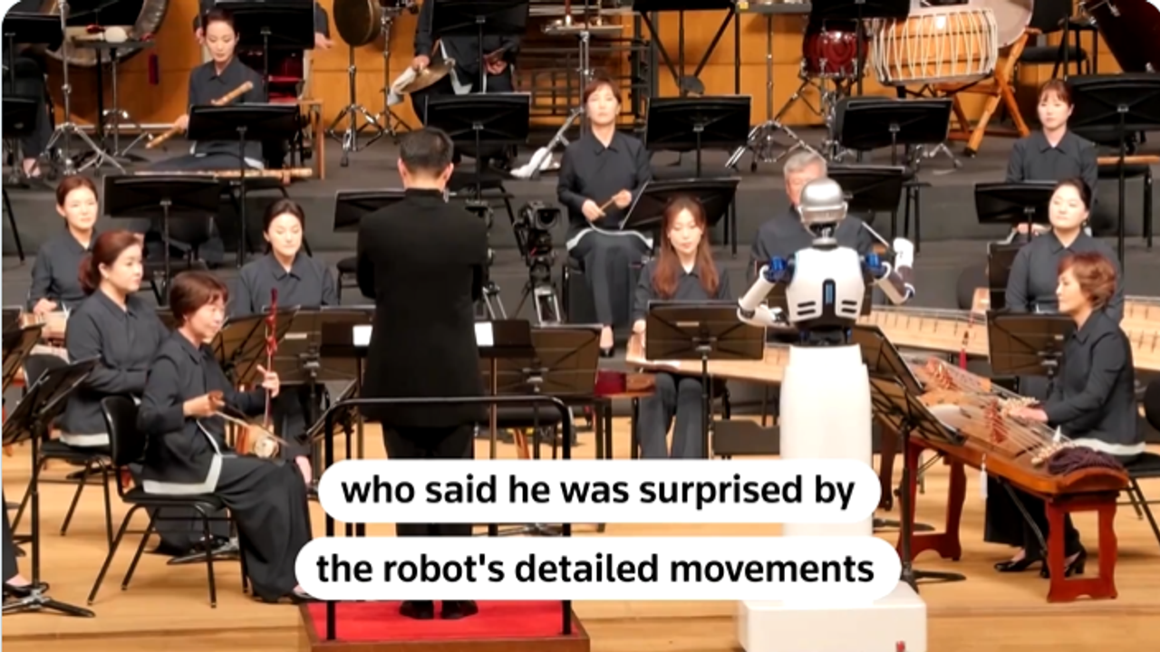 Dünyada ilk kez bir robot orkestra şefliği yaptı