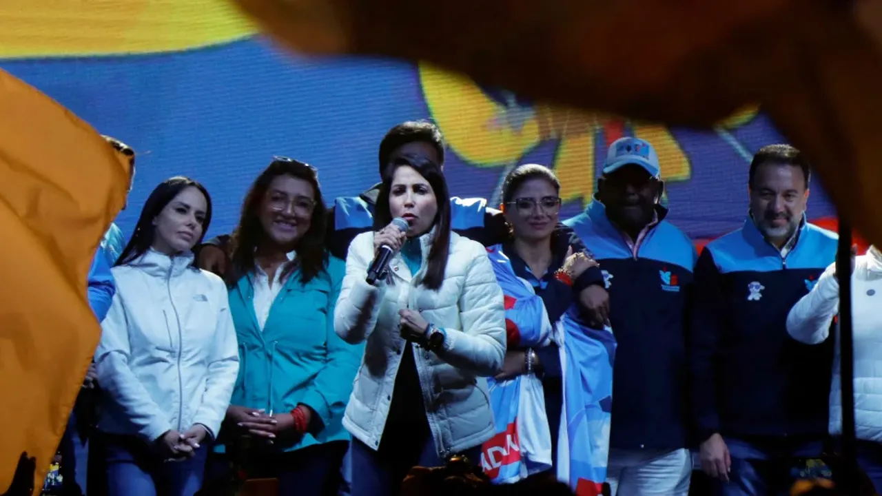 Ekvador seçimlerinde sol görüşlü iki aday yarışacak