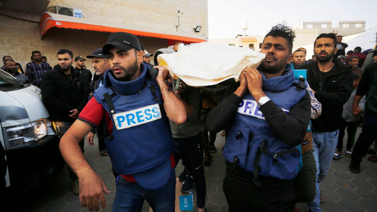 Gazze'de her gün en az 1 basın mensubu öldü