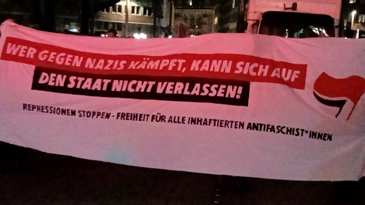 Duisburg'da ırkçı parti AfD protesto edildi