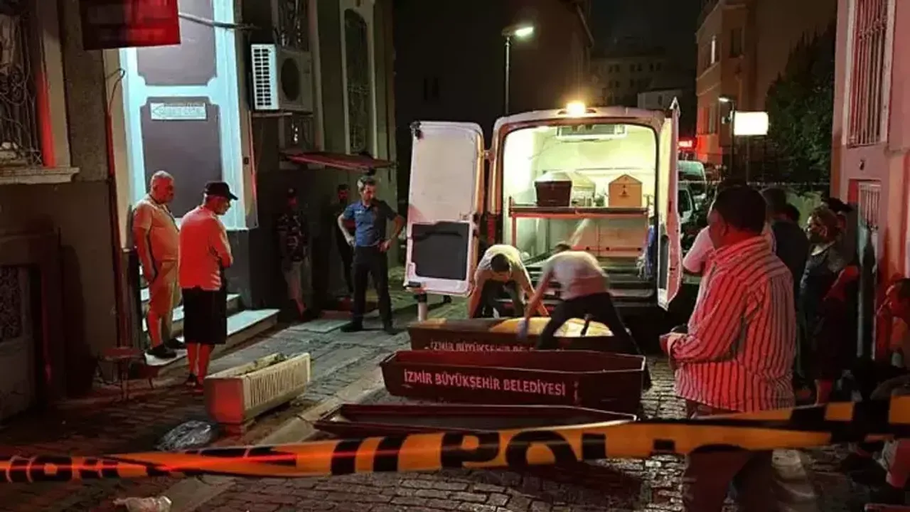 İstanbul’da gıda zehirlenmesi şüphesi: Hollandalı iki genç öldü, baba hastanede