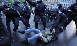 Berlin'de gazeteciye polis şiddeti: Acı parası reddedildi