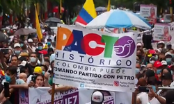 Kolombiya’nın yeni devlet başkanı, solcu aday Petro oldu
