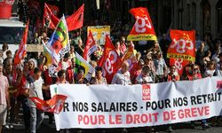 Fransa’da artan fiyatlara karşı sendikalardan grev çağrısı