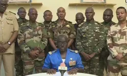 Nijer'de asker yönetime el koydu: Halk sokağa çıktı
