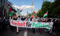 Almanya'da Filistin'le dayanışma gösterisi