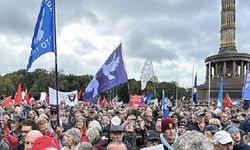 Berlin'de barış mitingi: “Savaşa gitmeyenler savaşı istiyor"