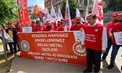 Alman sermayeli Erlau Metal işçilerinden konsolosluk önünde protesto