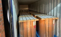 Hamburg Limanı’nda kağıt rulolarına gizlenmiş 400 kilo eroin yakalandı