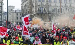 Almanya’da pazartesi uyarı grevi: Çok sayıda kentte toplu taşıma duracak