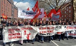 Almanya'da Paskalya yürüyüşleri: On binlerce kişi barış ve silahsızlanma talebiyle sokaktaydı
