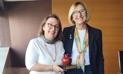 İzmir'de “Yöresine Değer Katan Önder Kadın” Ödülü Pınar Okyay’ın oldu