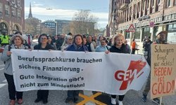 Hamburg'da Uyum Kurslarının Kısıtlanması Kararı Protesto Edildi