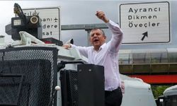 Uluslararası basın Özgür Özel'in yeni parti kararını manşetlere taşıdı