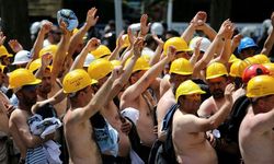 Doruk Madencilik işçilerinin eyleminde gözaltı: Holding önünde zincirli protesto