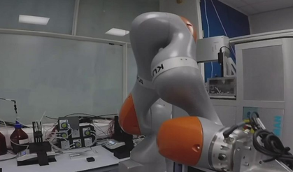 Yapay zeka ile çalışan yeni robot araştırma yapabiliyor