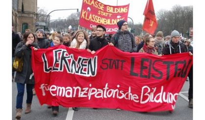 Yüksek öğrenimde kemer sıkma politikası protesto edildi