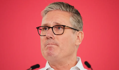 İngiltere’de hükümet krizi: Starmer görevde kalmakta kararlı