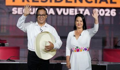 Peru’da devlet başkanlığı seçiminde solcu aday Sánchez öne geçti
