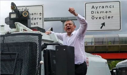Uluslararası basın Özgür Özel'in yeni parti kararını manşetlere taşıdı