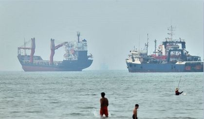 İran Hürmüz Boğazı'nı kapattı, ABD yeni saldırı başlattı