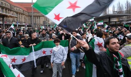 Almanya'da 2025'te 332 binden fazla kişi vatandaşlığa alındı: Suriyeliler ilk sırada
