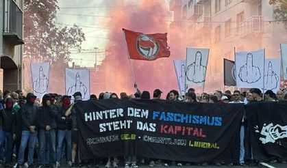 Darmstadt’ta Reichsbürger yürüyüşü Antifa'nın karşı protestosuyla durduruldu