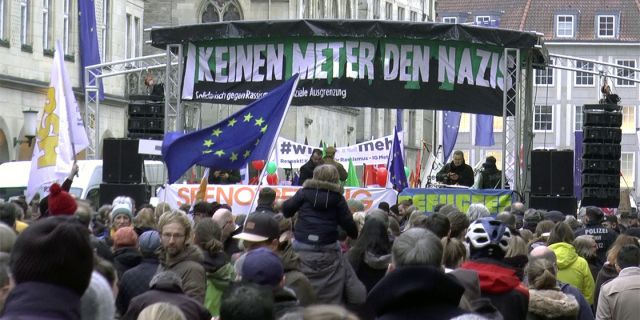 Almanya'da ırkçı AfD protesto edildi: "Nazilere Yer Yok"