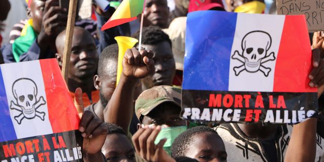  Afrika ülkelerinde gittikçe artan Fransa karşıtlığı