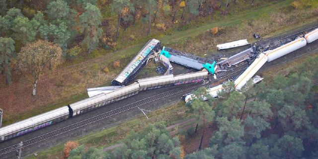 Almanya’da iki yük treni çarpıştı: 2 yaralı