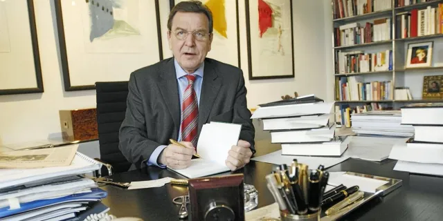 Schröder’in Meclis’e ait büroyu kullanması iptal edildi