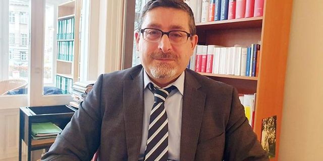 Avukat Erdem'e Erdoğan'a hakaretten yakalama kararı
