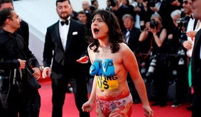Cannes’da çıplak protesto: Bize tecavüz etmeyin