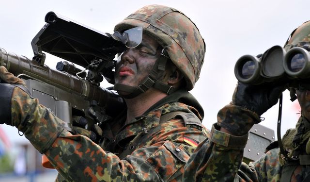 Almanya'dan Ukrayna'ya 500 milyon euroluk silah
