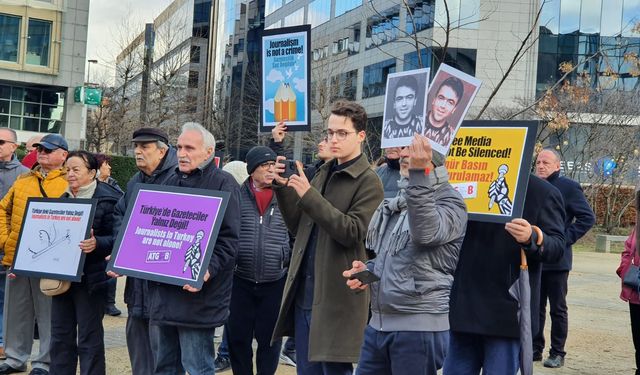 Gazeteciler üzerindeki baskılar protesto edildi