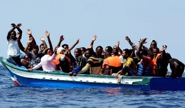 1300’den fazla düzensiz göçmen kurtarıldı