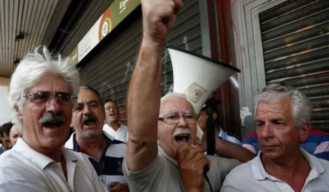 Zam isteyen emekliler Başbakanlık binasına yürüdü