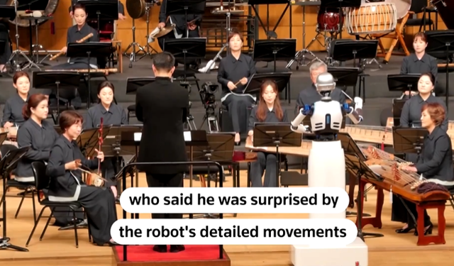 Dünyada ilk kez bir robot orkestra şefliği yaptı