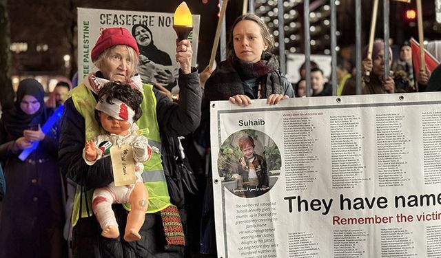 Hollanda'da anneler Filistin'e destek için yürüdü