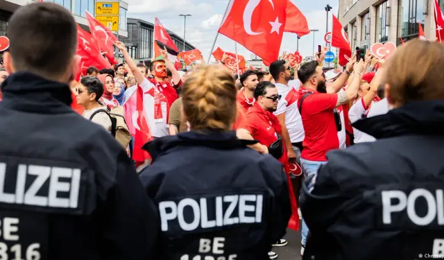 Berlin'de Türkiye-Hollanda maçı sonrası 64 soruşturma