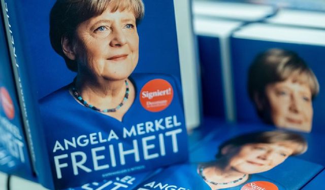 Almanya’nın eski Başbakanı Angela Merkel 20 milyon euro kazandı