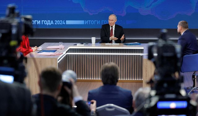 Putin: "Halep'e 350 muhalif savaşçı girdi, 30 bin hükümet askeri geri çekildi"