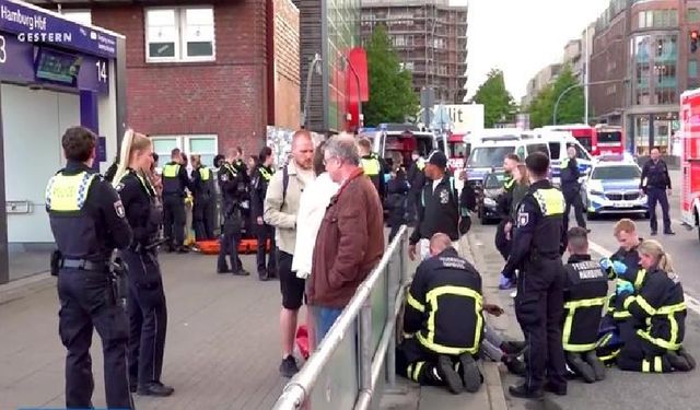 Hamburg: 18 kişinin yaralandığı bıçaklı saldırıyı Suriyeli genç önledi