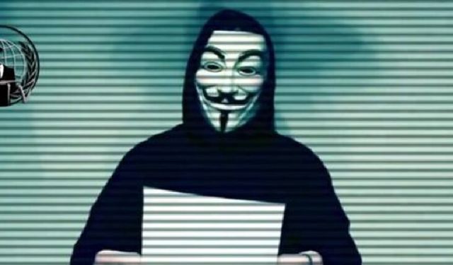 Anonymous'tan Erdoğan'a: "Siz korku duvarlarının arkasına saklanan bir diktatörsünüz"