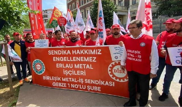 Alman sermayeli Erlau Metal işçilerinden konsolosluk önünde protesto