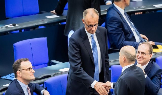 Almanya'nın 10'uncu Başbakanı CDU'lu Merz görevine başladı