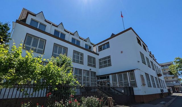 Alman polisinden Türk konsolosluk görevlisine casusluk baskını