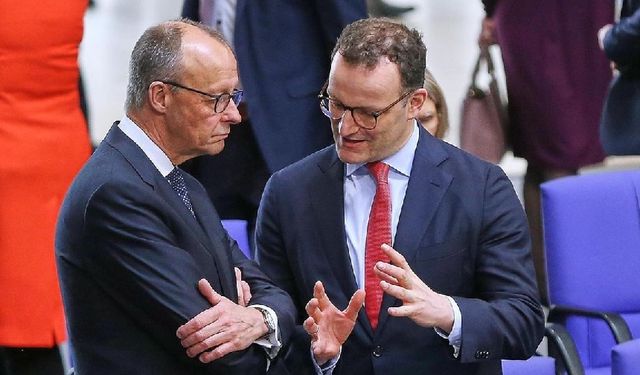 Almanya'da CDU'lu Merz-Spahn ikilisinden SPD'ye büyük oyun