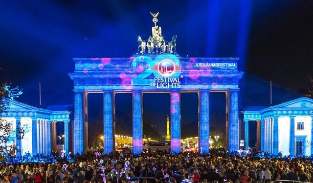 Berlin “Hep Birlikte Parlayalım” temasıyla açık hava galerisine dönüşüyor