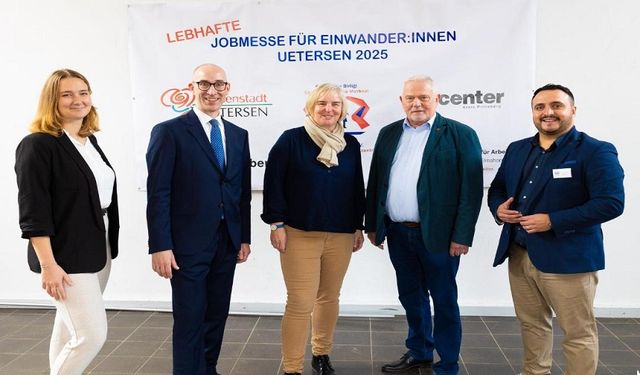 Uetersen’de Göçmen İş Fuarı: Göçmenler Birliği bir ilke imza attı